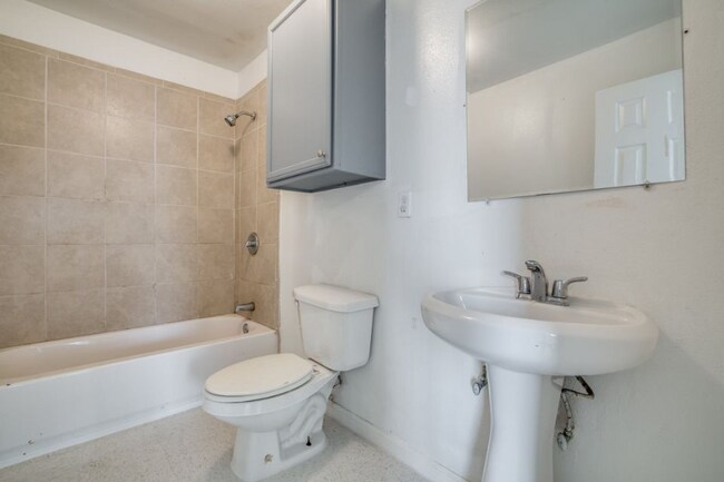 7046 Avenue F photo'