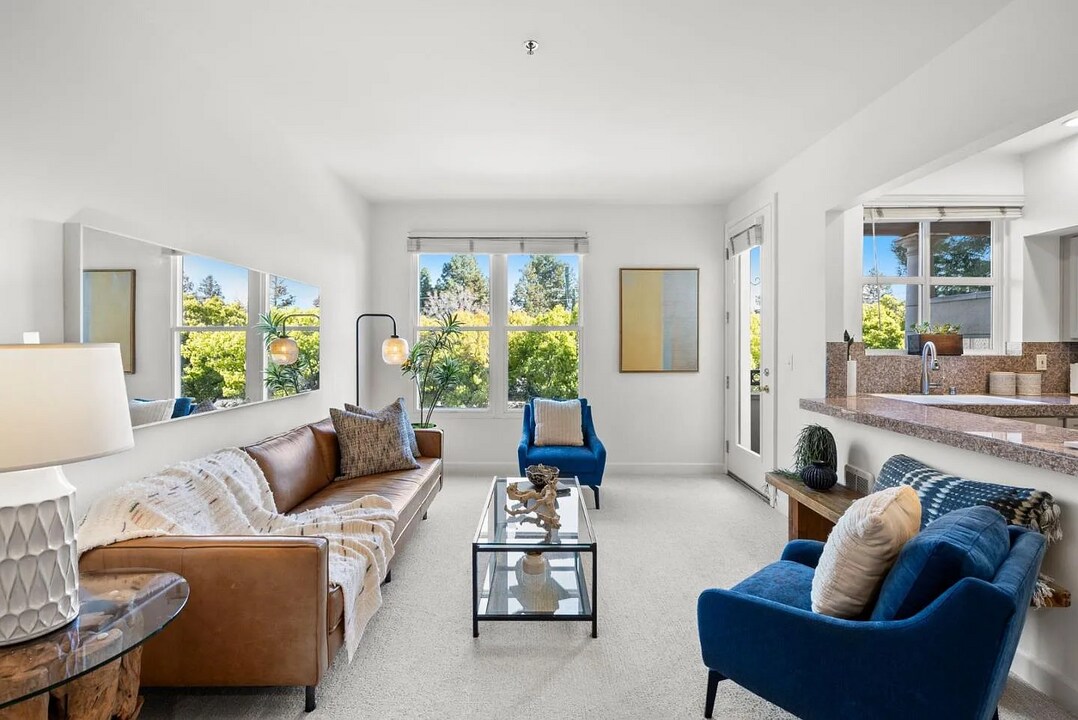 108 Bryant St, Unit 4 in Mountain View, CA - Foto de edificio