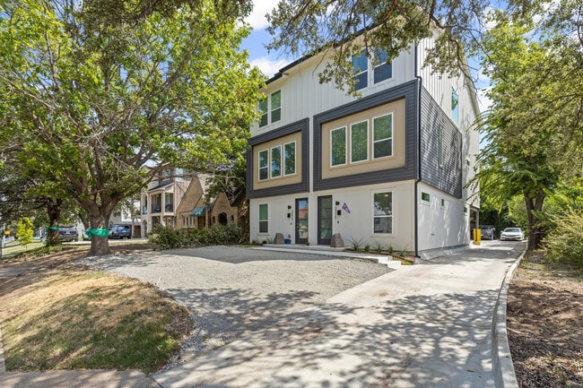 3315 S University Dr in Fort Worth, TX - Building Photo - Building Photo