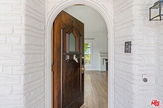 337 N La Jolla Ave in Los Angeles, CA - Building Photo - Building Photo