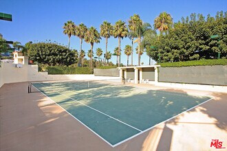6473 Zuma View Pl in Malibu, CA - Building Photo - Building Photo
