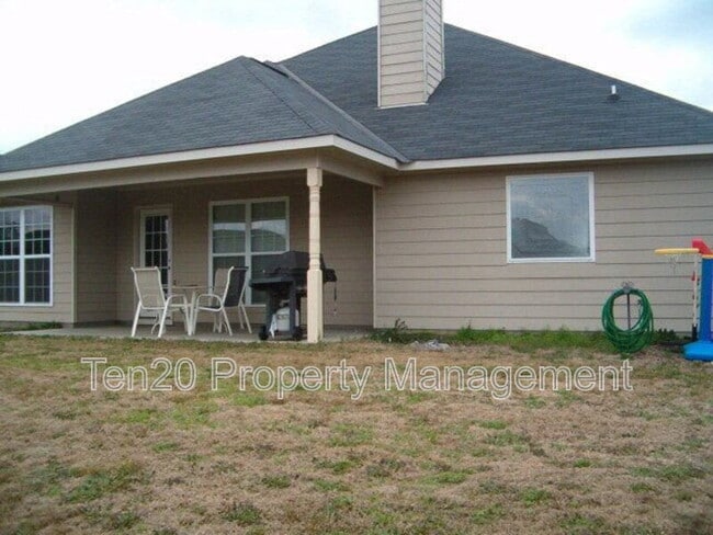 18 Hillside Dr in Phenix City, AL - Building Photo - Building Photo
