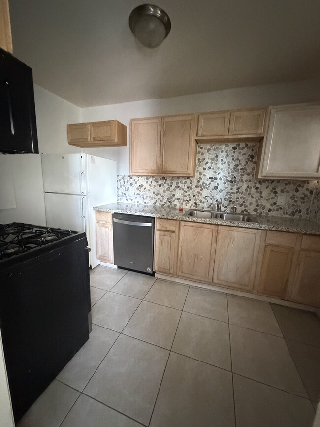 1914 6th Ave, Unit #2, Unit #2