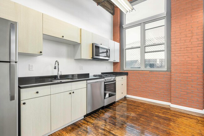 Parkville Management in Hartford, CT - Foto de edificio - Building Photo