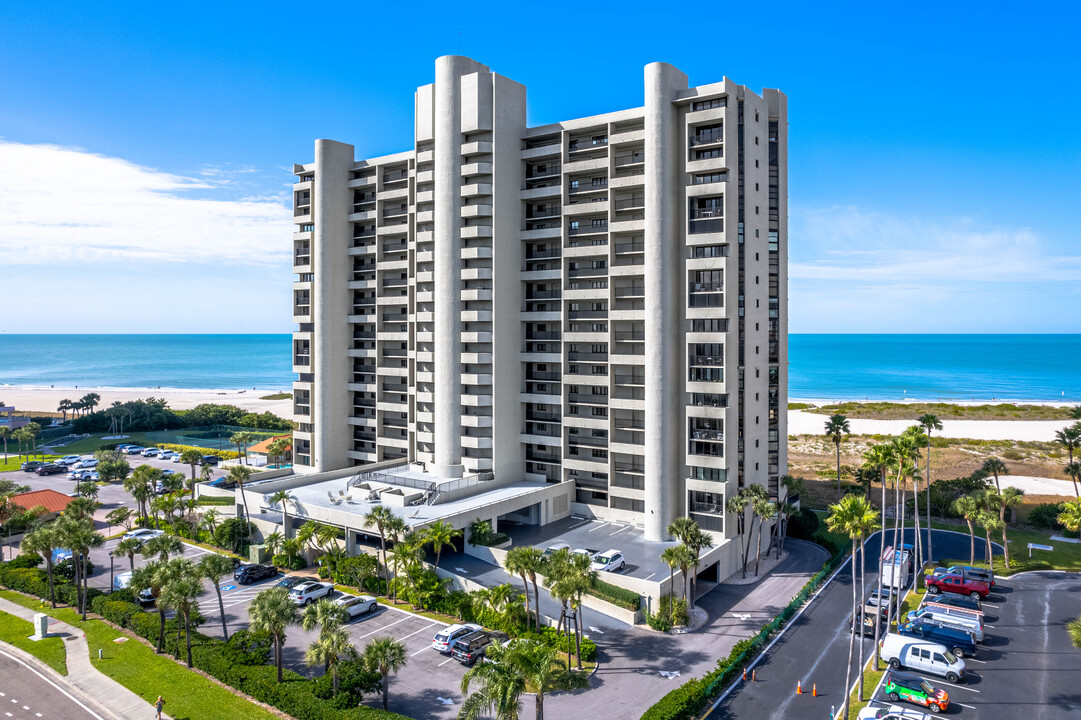 Lighthouse Towers in Clearwater, FL - Building Photo