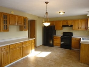 610 Canary Creek Dr in Franklin, IN - Building Photo - Building Photo