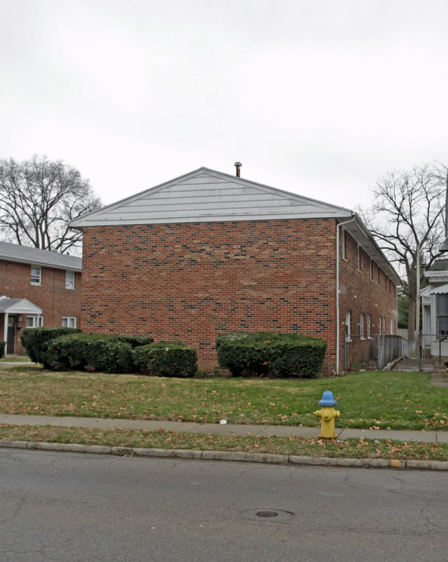 40 E Helena St in Dayton, OH - Building Photo - Building Photo