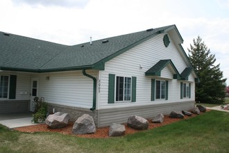 Cottage Park in Bemidji, MN - Building Photo - Building Photo