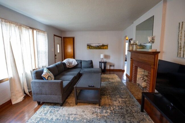 1311 Paris Rd in Columbia, MO - Building Photo - Building Photo