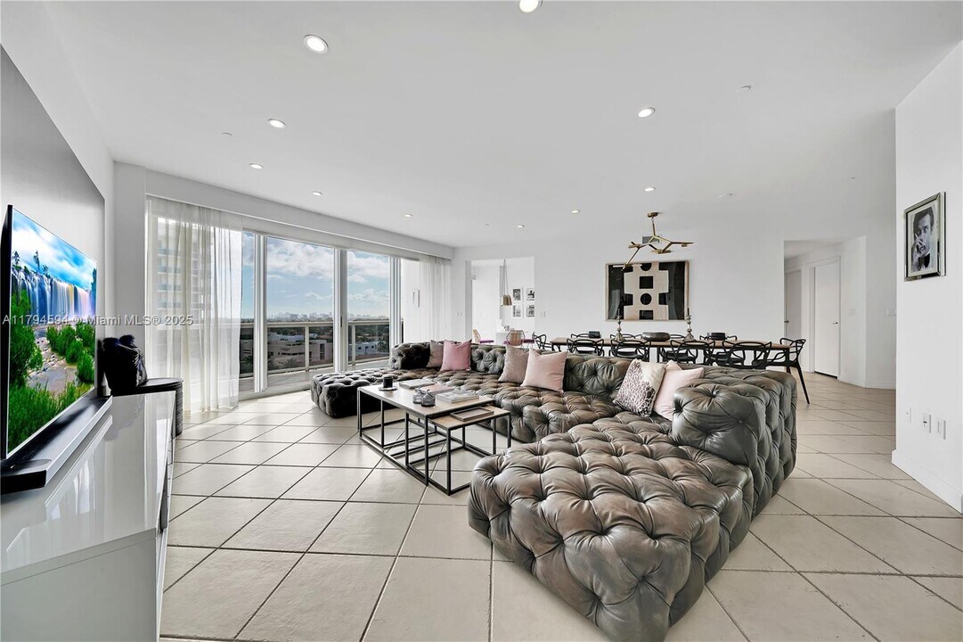 9601 Collins Ave in Bal Harbour, FL - Building Photo