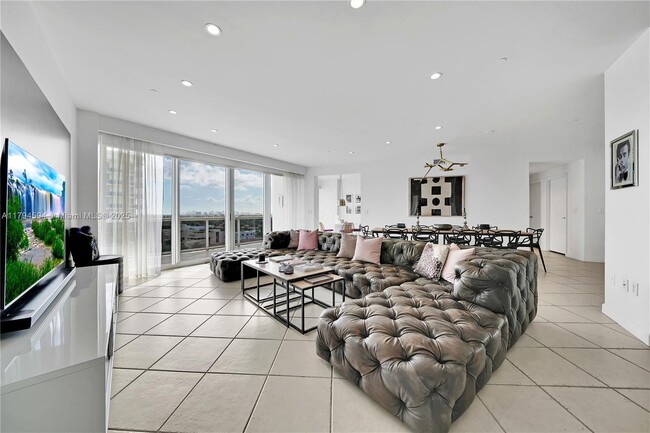 9601 Collins Ave in Bal Harbour, FL - Building Photo - Building Photo