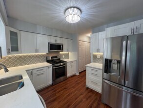 641 Surfside Point in Schaumburg, IL - Building Photo - Building Photo