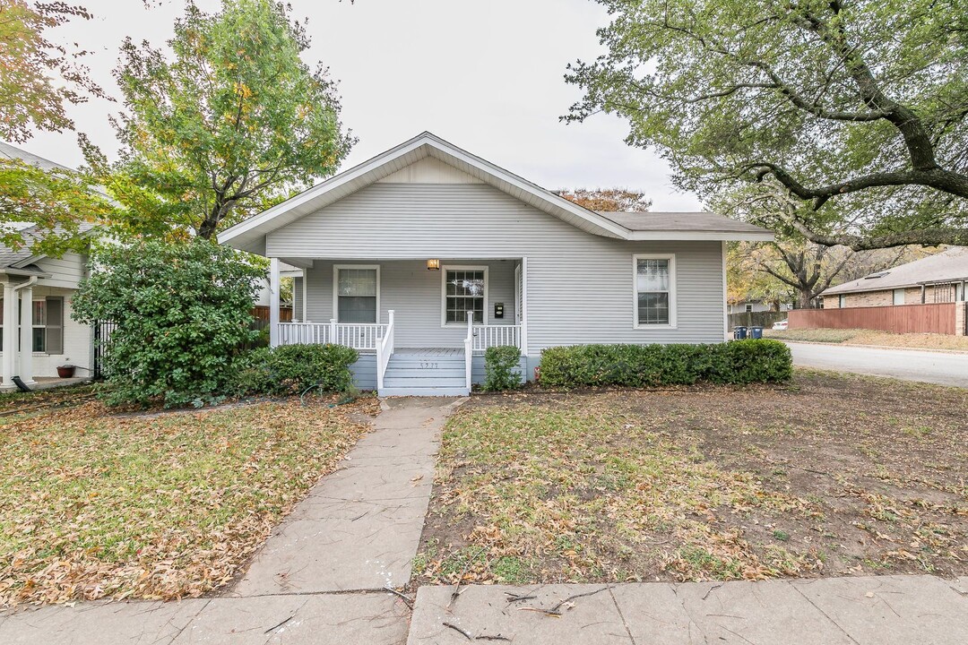 5237 Collinwood Ave in Fort Worth, TX - Building Photo