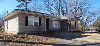 3704 Bolding Rd in Flowery Branch, GA - Building Photo