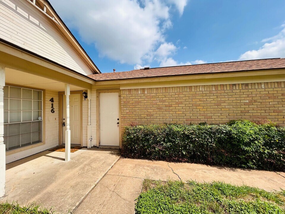 416 Greenlawn Blvd in Round Rock, TX - Building Photo