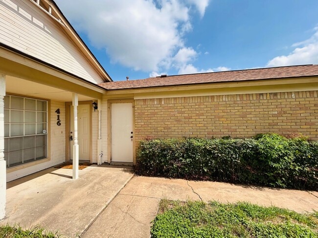 property at 416 Greenlawn Blvd