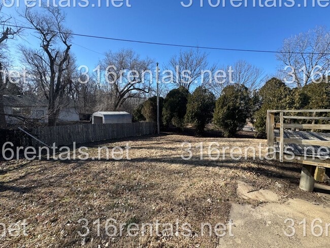 property at 511 Holly Ln