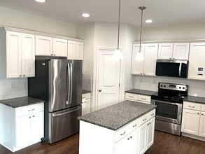 1027 Monitor Ct in Concord, NC - Foto de edificio - Building Photo