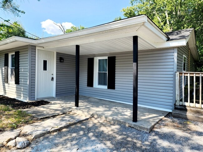 213 Starlight Dr in Clarksville, IN - Building Photo - Building Photo