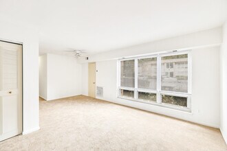 Manor View Apartments in Portsmouth, VA - Foto de edificio - Building Photo