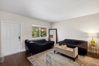 11105 NE 9th Ave in Biscayne Park, FL - Building Photo - Building Photo