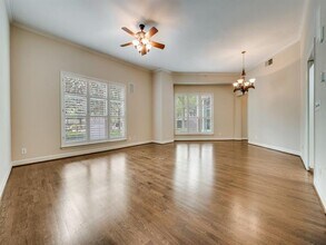 3401 Lee Pkwy in Dallas, TX - Foto de edificio - Building Photo