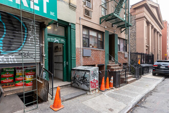 45 Saint James Pl in New York, NY - Building Photo - Building Photo