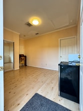 1 Horst Ave in Artesia, CA - Building Photo - Building Photo