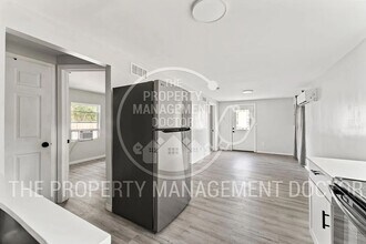 8930 Free Ave in Jacksonville, FL - Building Photo - Building Photo