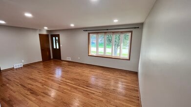 3733 3rd Pl NW in Rochester, MN - Building Photo - Building Photo
