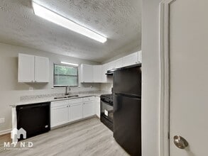 2605 Winding Creek Dr in Lithia Springs, GA - Foto de edificio - Building Photo