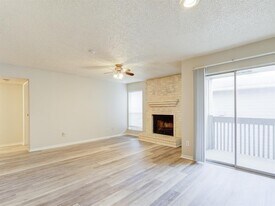 1900 Bay Area Blvd in Houston, TX - Building Photo