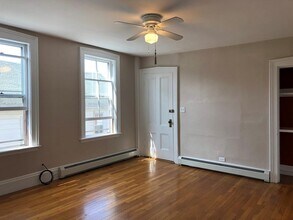 126 Pleasant St in Marblehead, MA - Building Photo - Building Photo