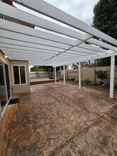 12566 Salmon River Rd in San Diego, CA - Foto de edificio - Building Photo