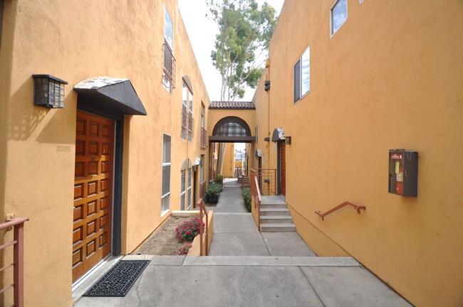 425 N Alvarado St in Los Angeles, CA - Building Photo - Building Photo