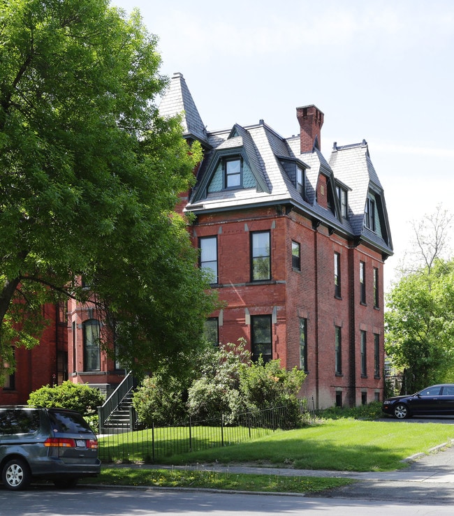718 Madison Ave in Albany, NY - Building Photo - Building Photo