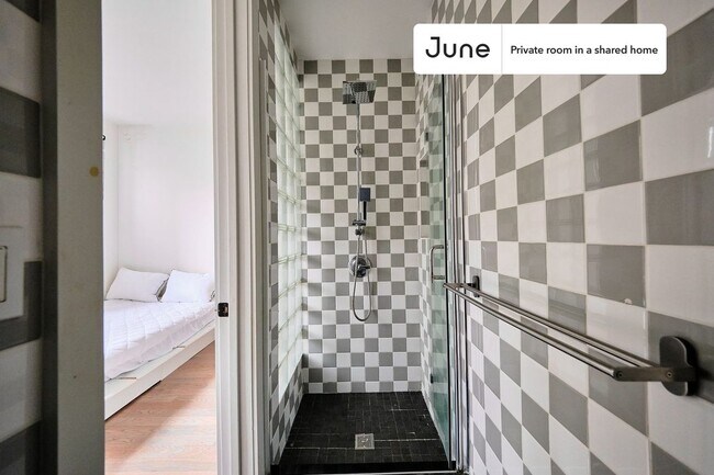 Room in Shared 3 bed/3 bath home in Queens, NY - Foto de edificio - Building Photo