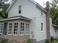 329 1st St in Rochester, MI - Foto de edificio - Building Photo