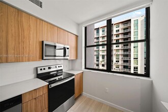 555 NE 8th St, Unit 1101 in Fort Lauderdale, FL - Building Photo - Building Photo