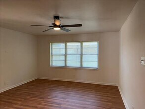 2800 W Fuller Ave in Fort Worth, TX - Building Photo - Building Photo