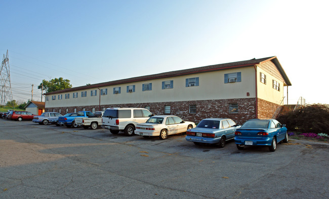 Foothills Crossing Apartments in Maryville, TN - Building Photo - Building Photo