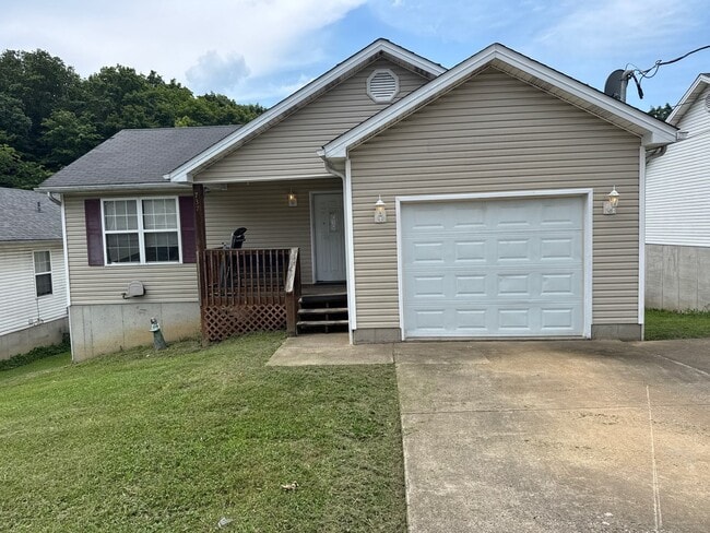 737 Andra Dr in Radcliff, KY - Building Photo - Building Photo
