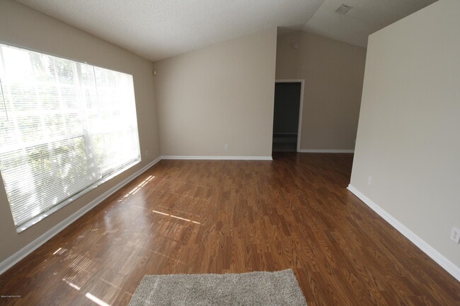 737 Kempten St NW in Palm Bay, FL - Building Photo - Building Photo