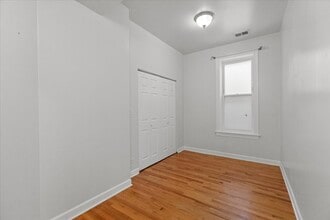 2254 W Adams St, Unit 3 in Chicago, IL - Foto de edificio - Building Photo