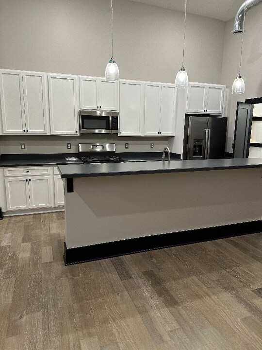 430-432 Main St, Unit 432 Main Apt 3 in Marseilles, IL - Building Photo