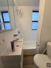 YORK AVENUE in New York, NY - Building Photo - Building Photo