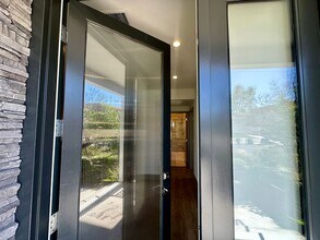 6548-6550 W 86th Pl, Unit 6550 in Los Angeles, CA - Building Photo - Building Photo