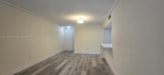 10229 NW 9th St Cir, Unit 110-2 in Miami, FL - Building Photo - Building Photo