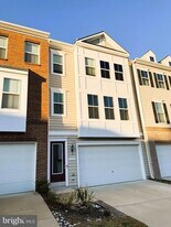 4074 Elizabeth Reed Wy in Lake Ridge, VA - Building Photo