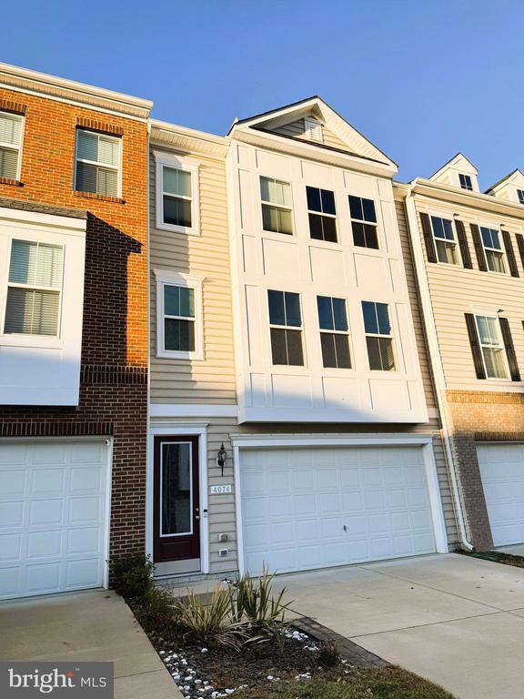 property at 4074 Elizabeth Reed Wy